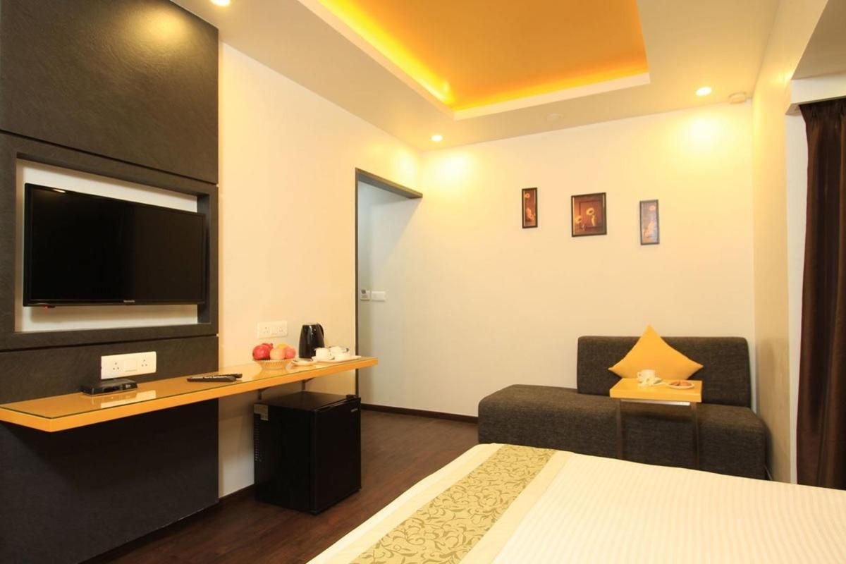 ALPHA SUITES Twin / Double Room 3
