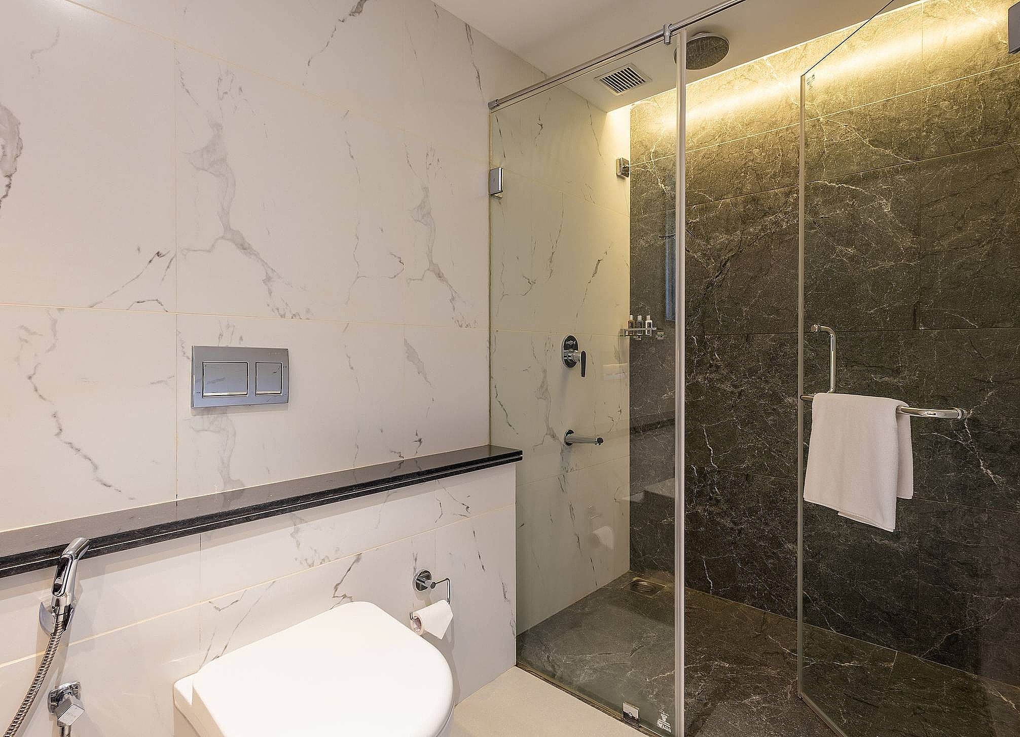 Artistry Suites Executive Suite 7