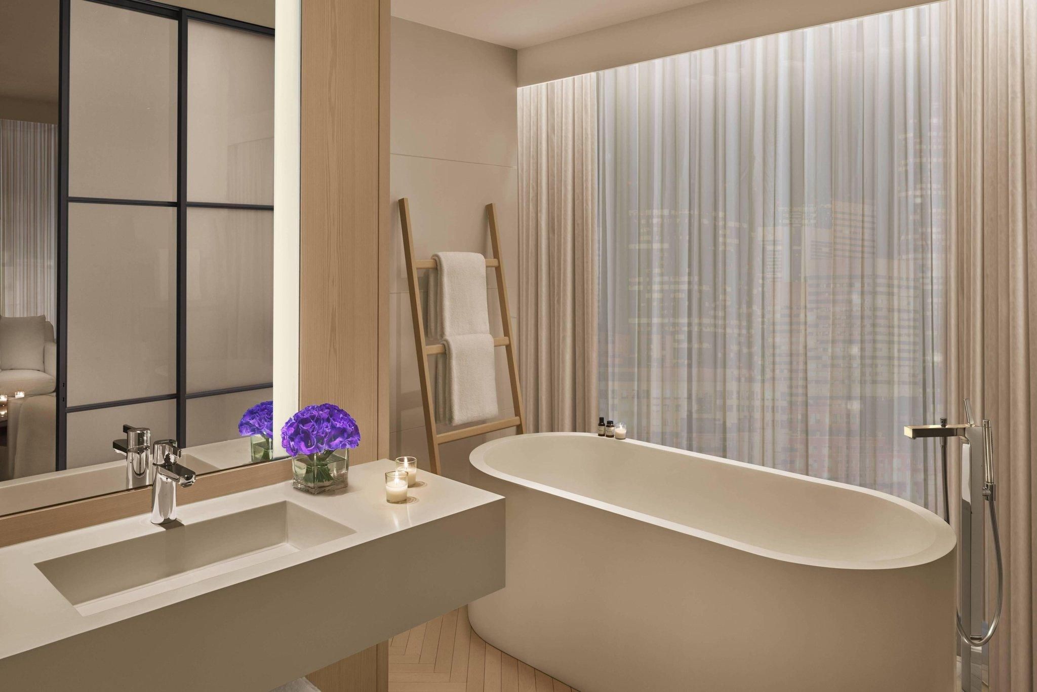 Balcony Suite, Suite, 1 King, Times Square view, River view, Corner room