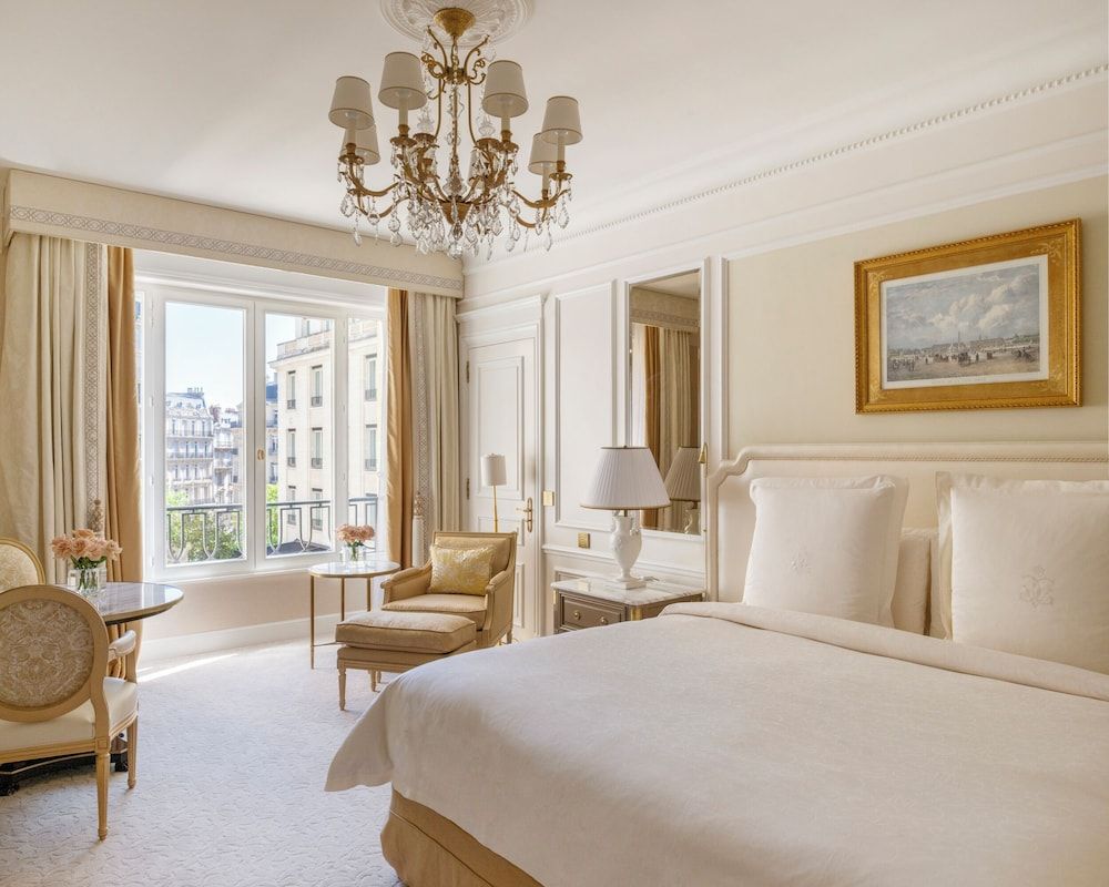 Four Seasons Hotel George V Superior Room, 1 King Bed, Non Smoking