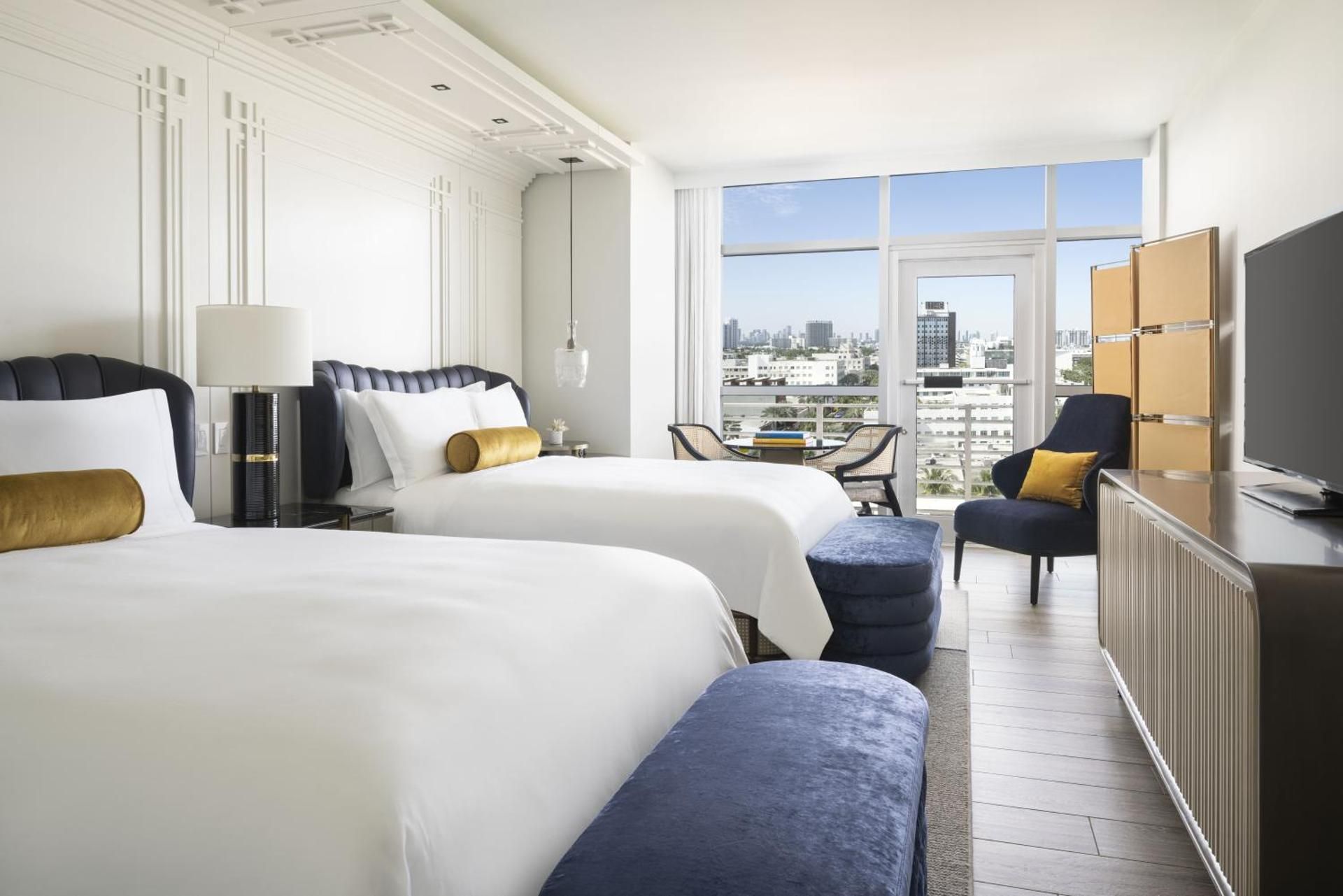 Guest room, 2 Double, City view