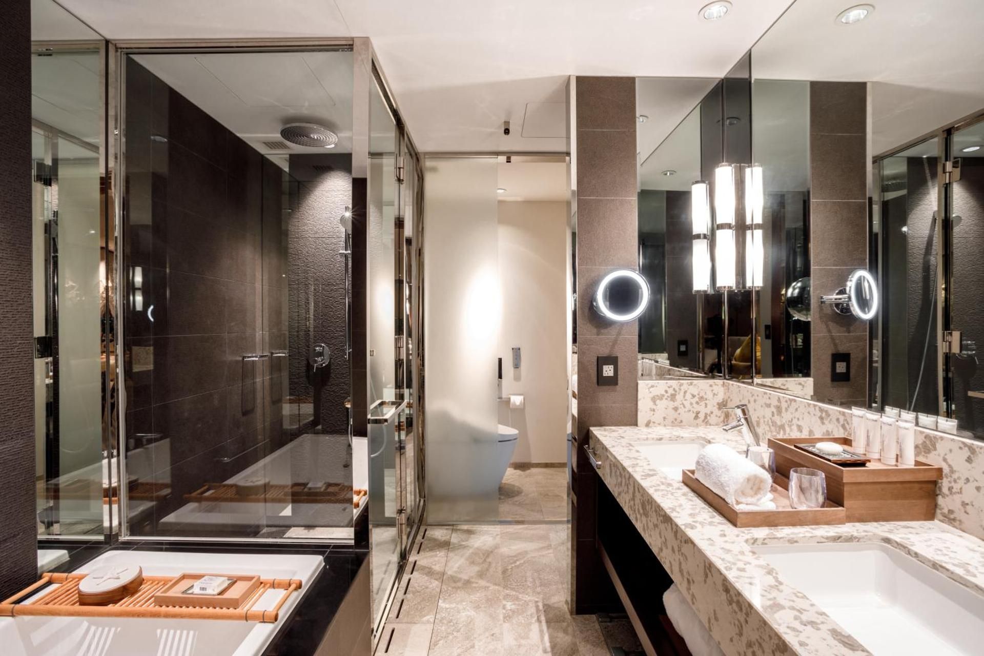 Camelia Club Room with Club Lounge Access