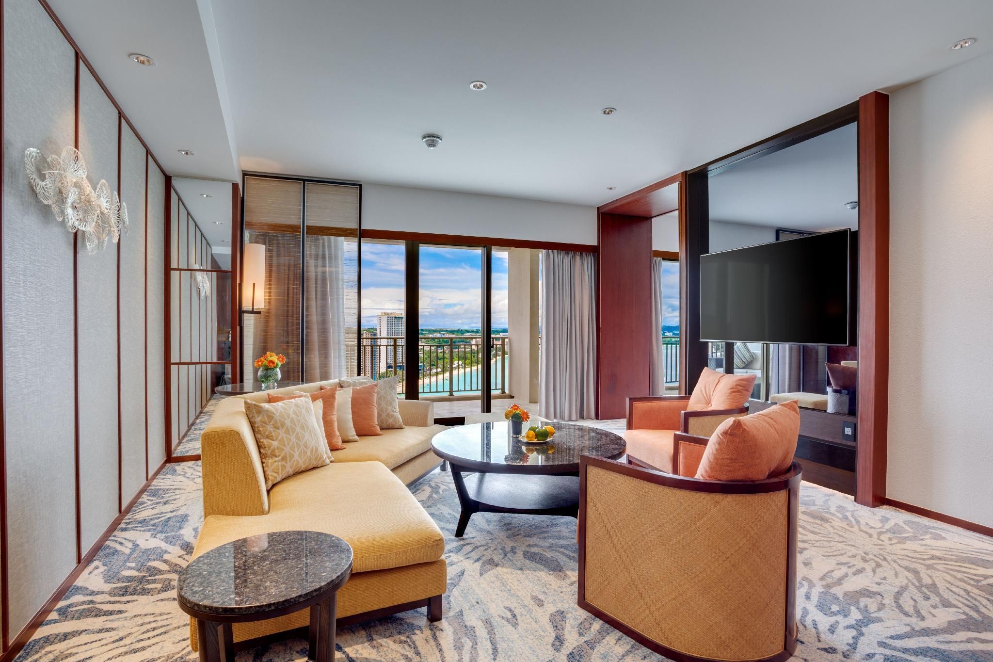 Camelia Suite with Club Lounge Access