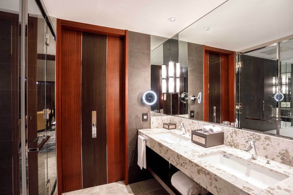 The Tsubaki Tower Camellia Junior Suite with Club Lounge Access 3