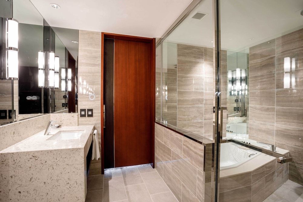 The Tsubaki Tower Camellia Suite with Club Lounge Access 3