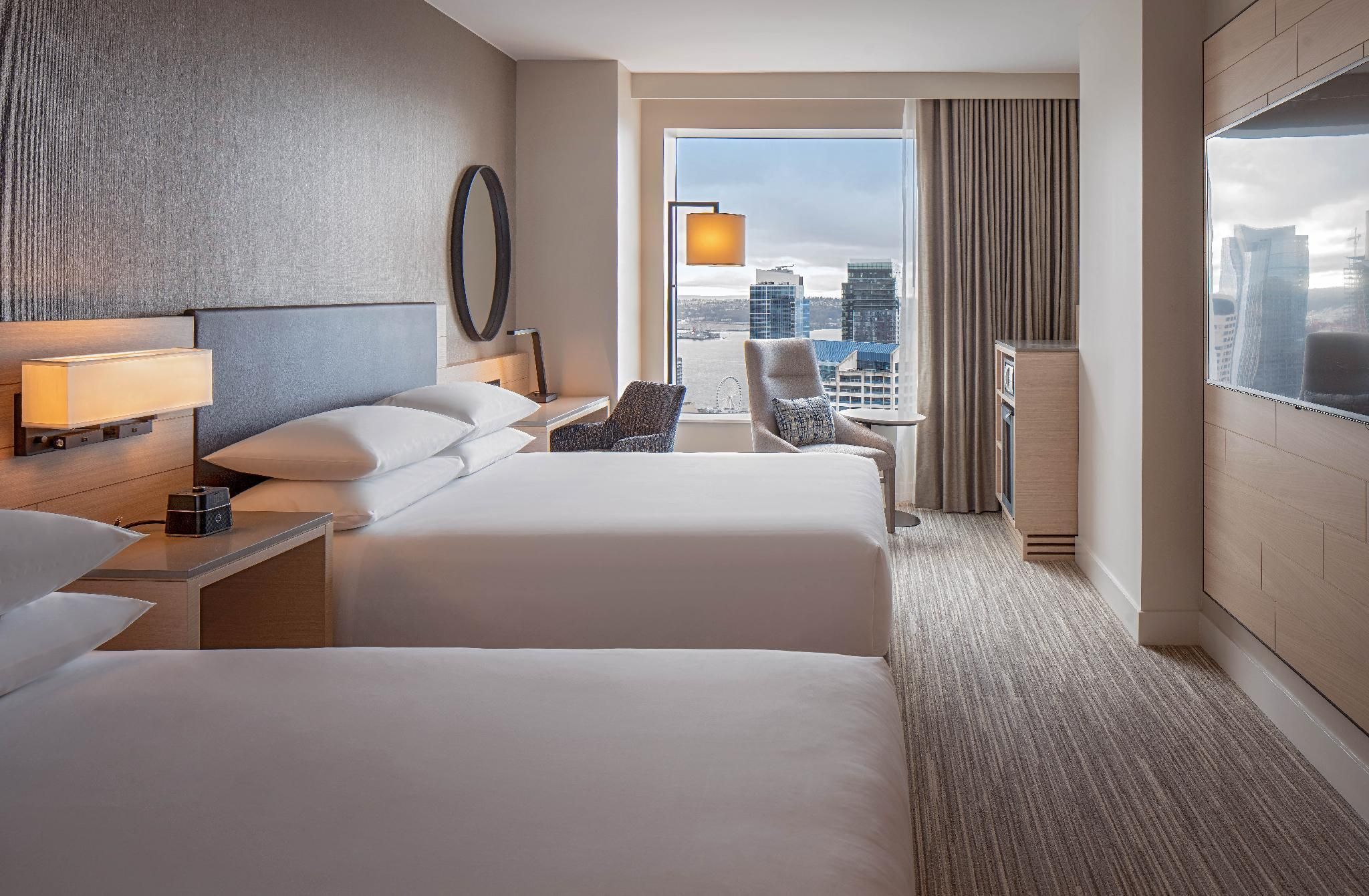 2 Queen Beds View