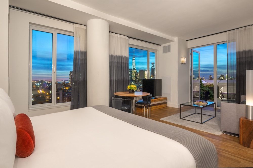 Suite, 1 King Bed, Tower (Freedom Tower View)