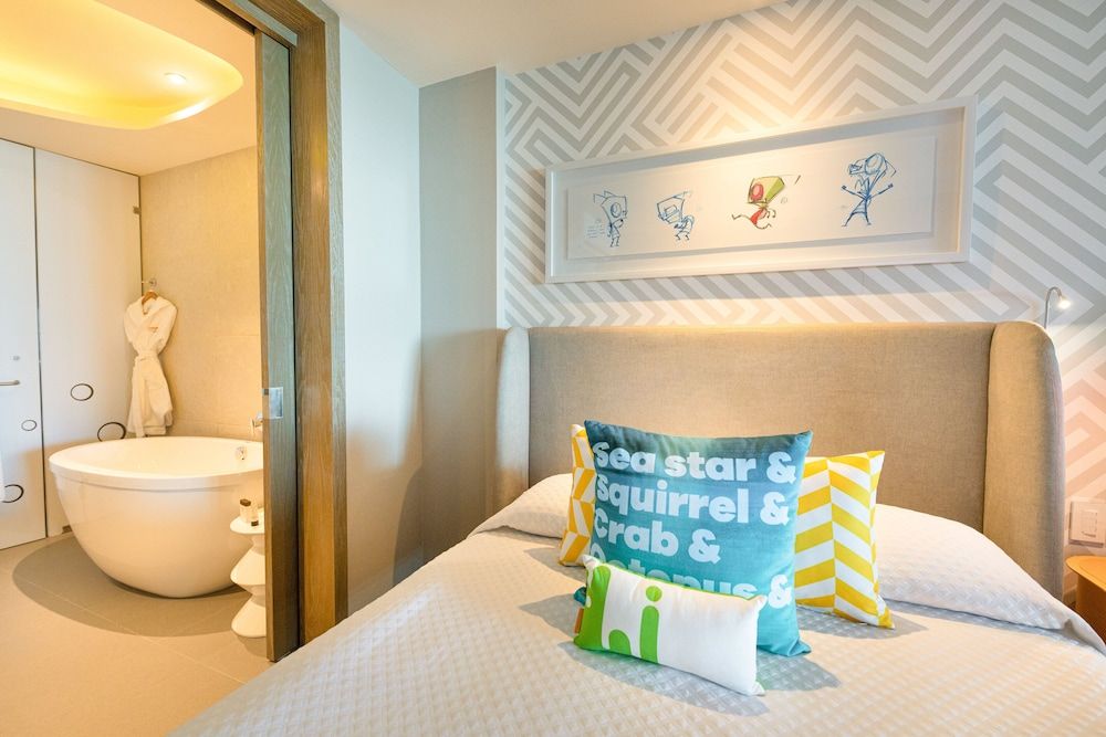 Suite, Connecting Rooms, Oceanfront (SWIM-UP)