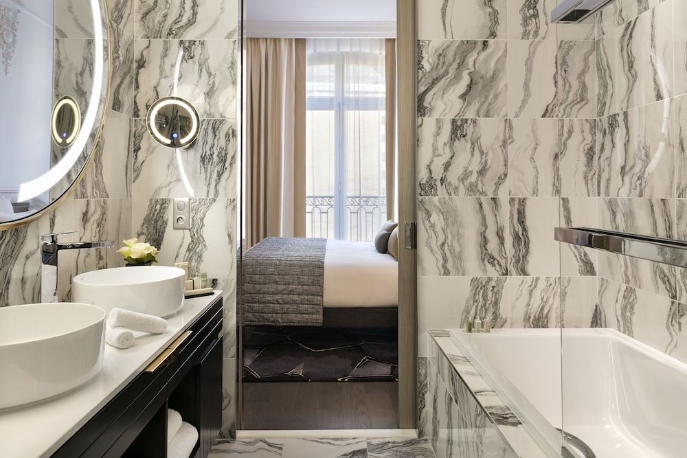 La Clef Champs-Élysées Paris by The Crest Collection Executive Studio 11