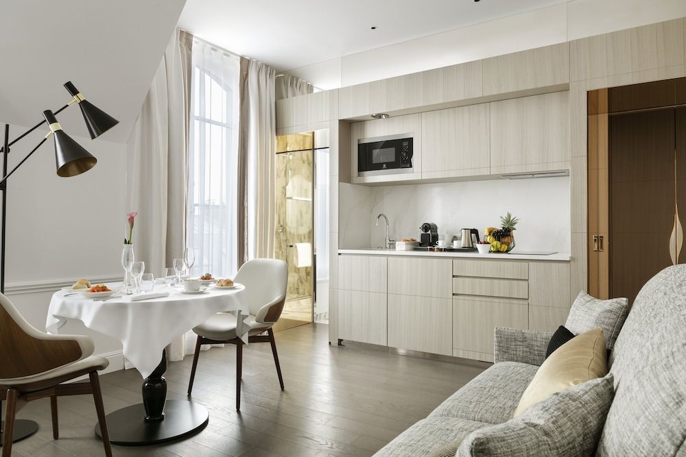 Duplex, Terrace (Toits de Paris)