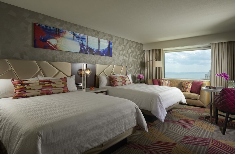 South Tower Ocean Deluxe 2 Queens