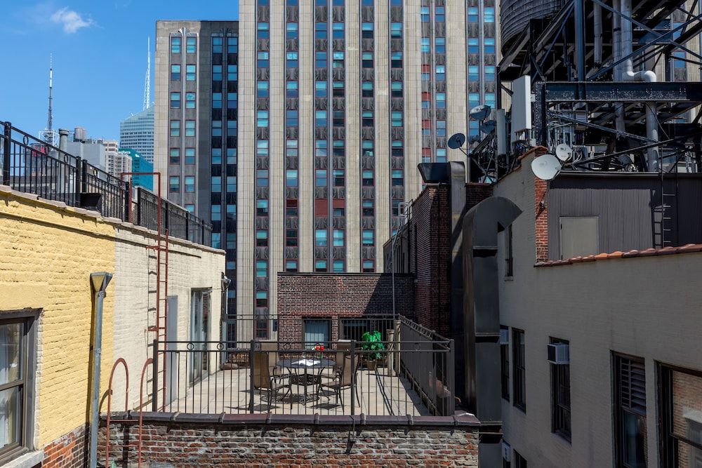 undefined The Hotel @ Fifth Avenue 4