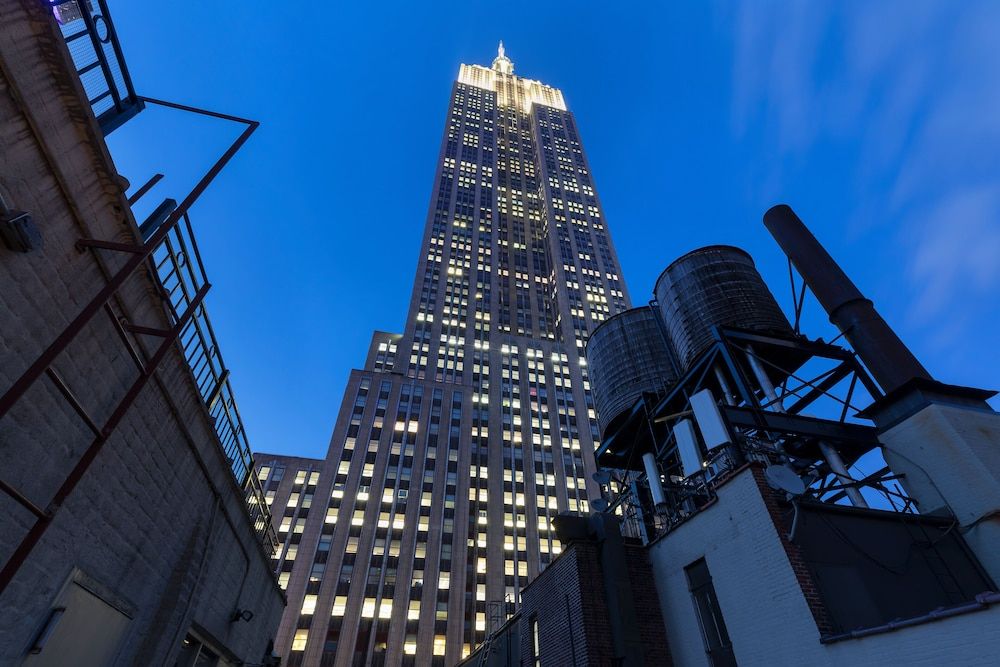 undefined The Hotel @ Fifth Avenue 3