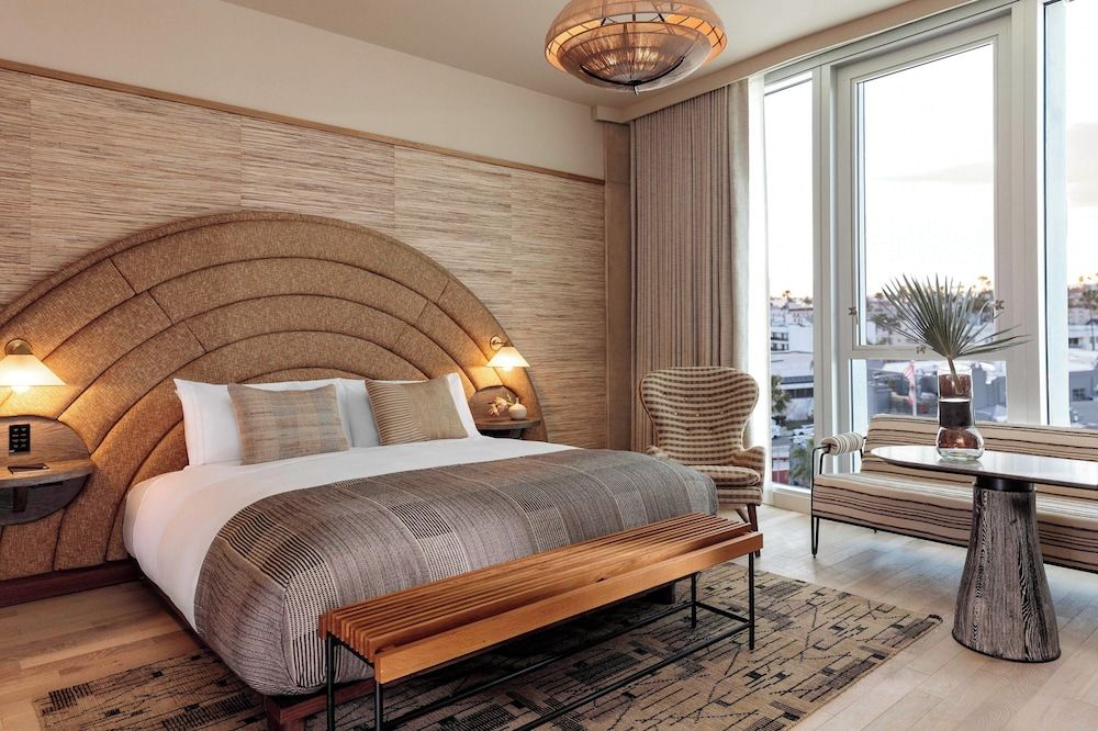 Deluxe Room, 1 King Bed, Mobility Accessible