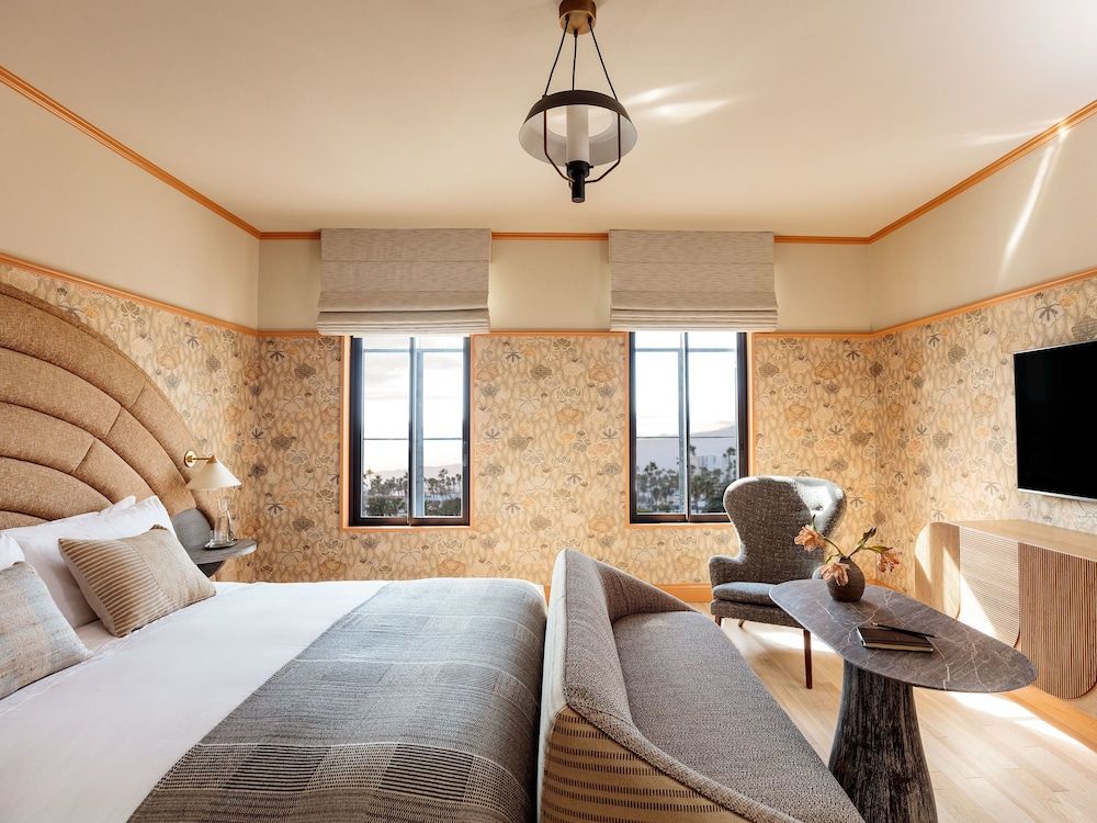 Grand Room, 1 King Bed (Landmark)
