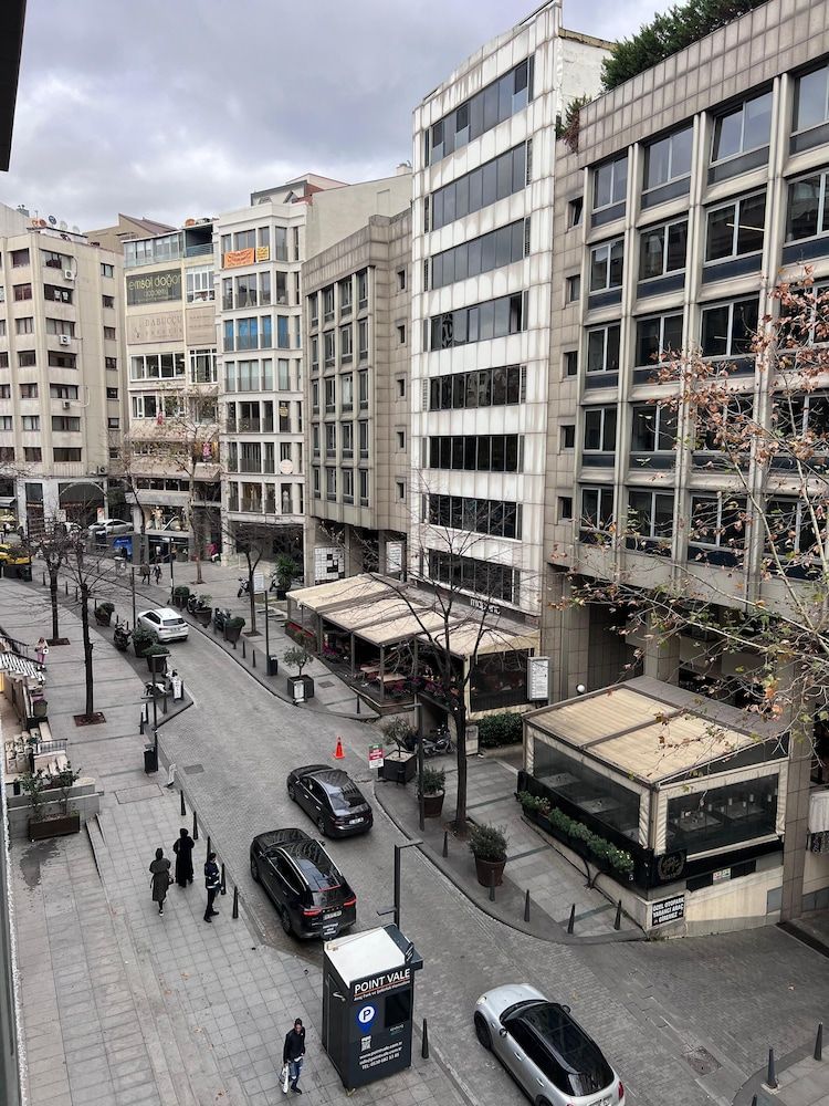 undefined The St. Regis Istanbul 9