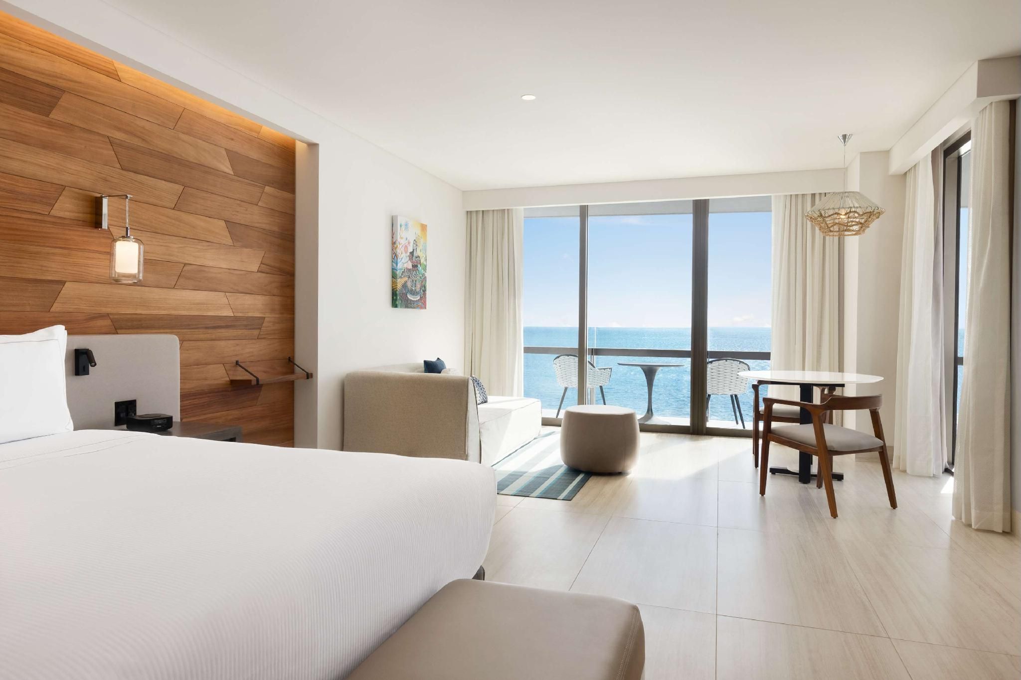 Ocean View Corner One King Guestroom