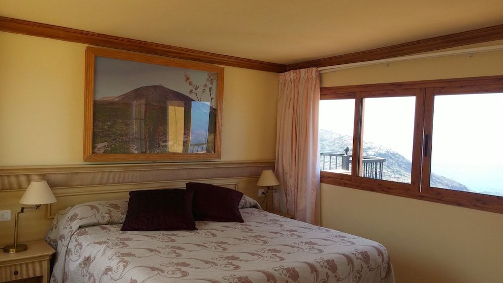 Apartamentos Estrella del Norte Honeymoon Suite, 1 King Bed, Hot Tub 3