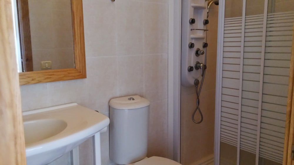 Apartamentos Estrella del Norte Honeymoon Suite, 1 King Bed, Hot Tub 6