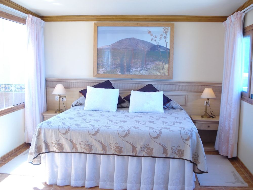 Apartamentos Estrella del Norte Honeymoon Suite, 1 King Bed, Hot Tub 2