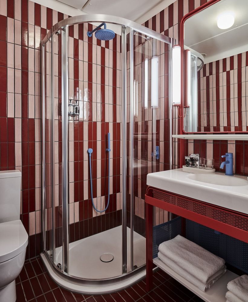 The Standard London Standard Room, 1 Queen Bed 3