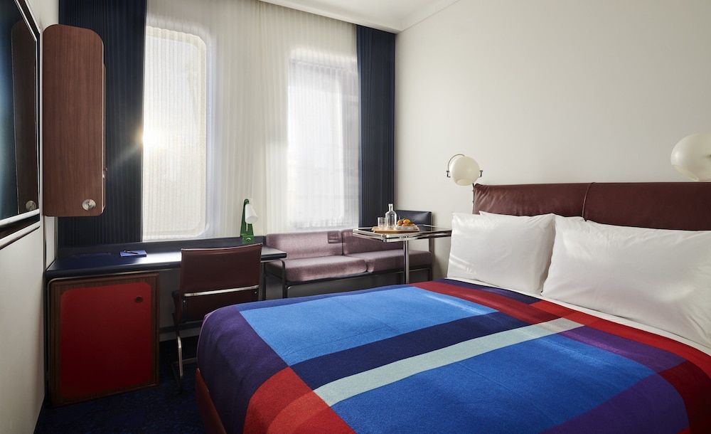 The Standard London Standard Room, 1 Queen Bed