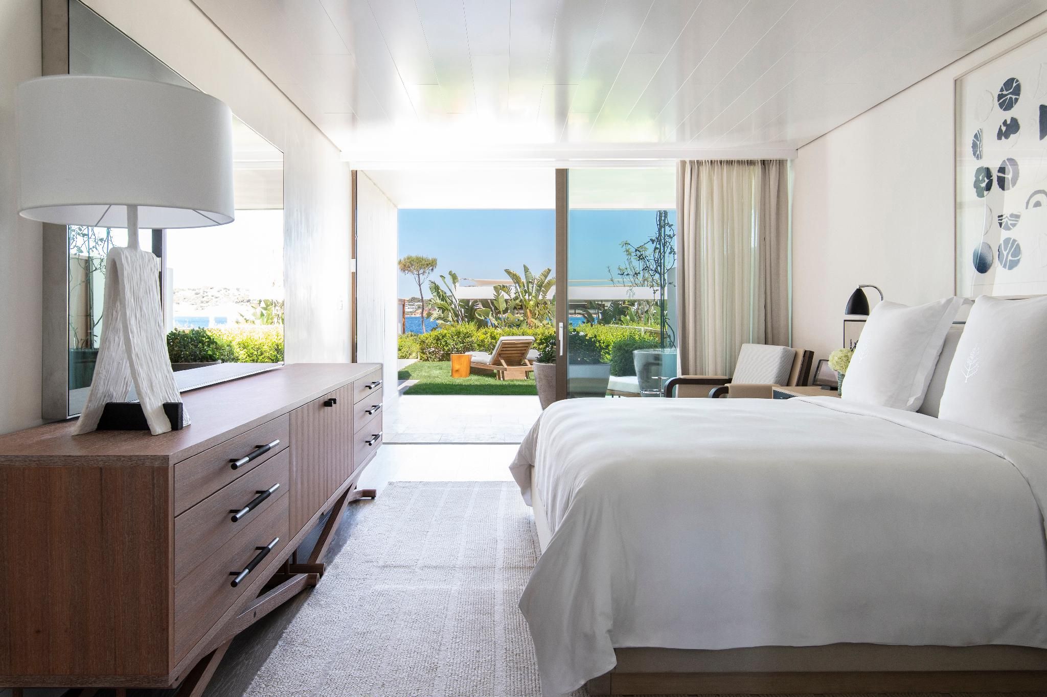 Nafsika Sea View Garden Room king bed