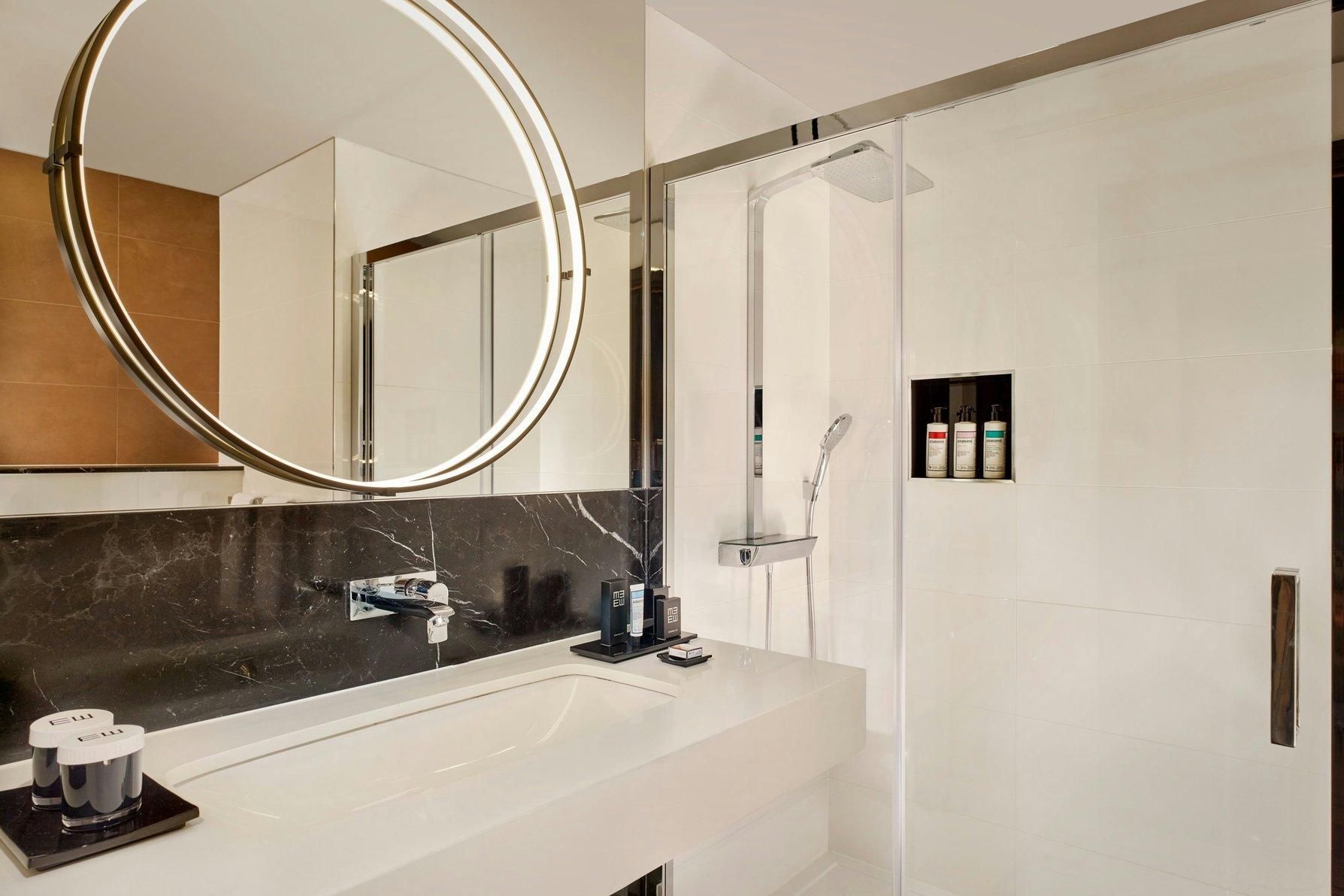 undefined Montcalm East, Autograph Collection 8