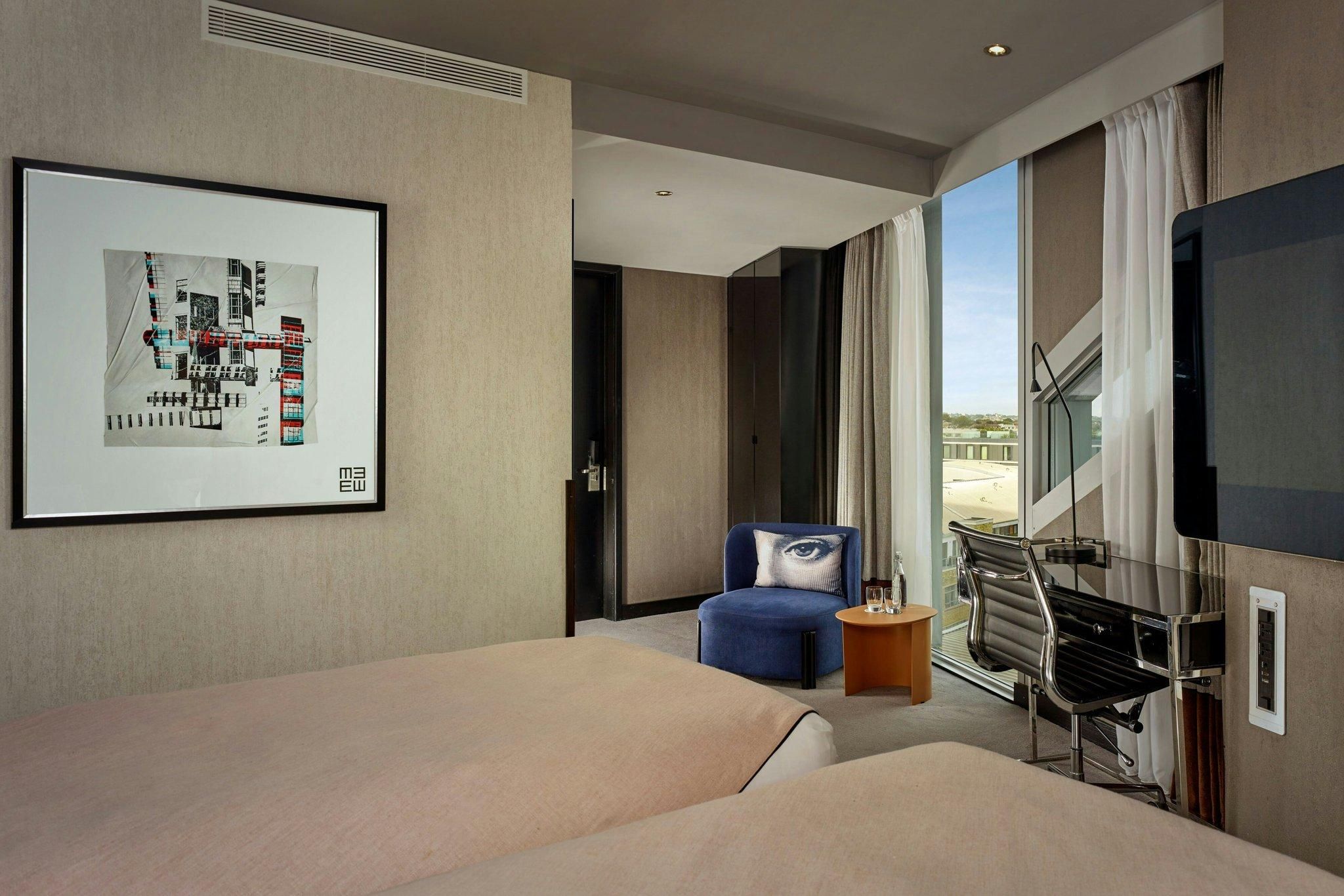 Sky High Twin, Guest room, 2 Twin