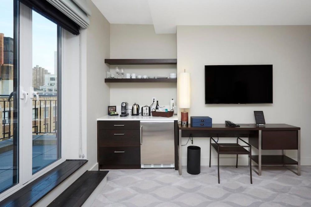 The Marmara Park Avenue Deluxe Room, 1 King Bed 3