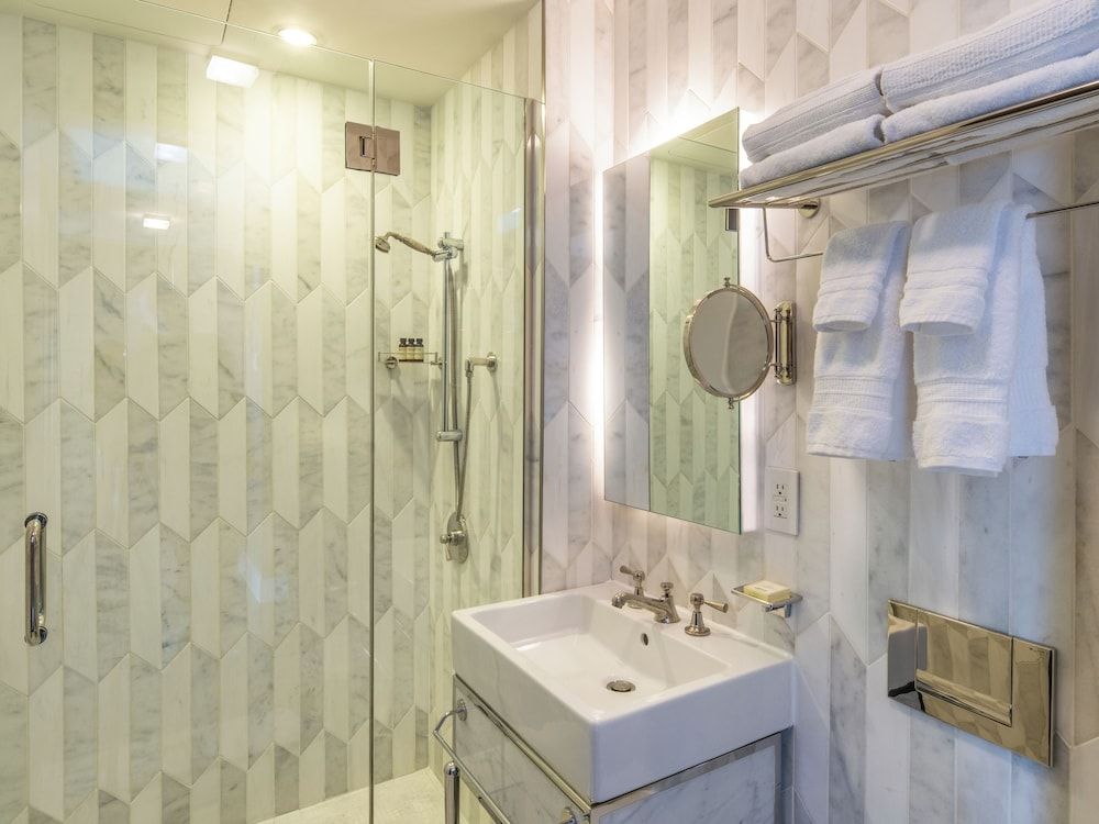 The Marmara Park Avenue Deluxe Room, 1 King Bed 2