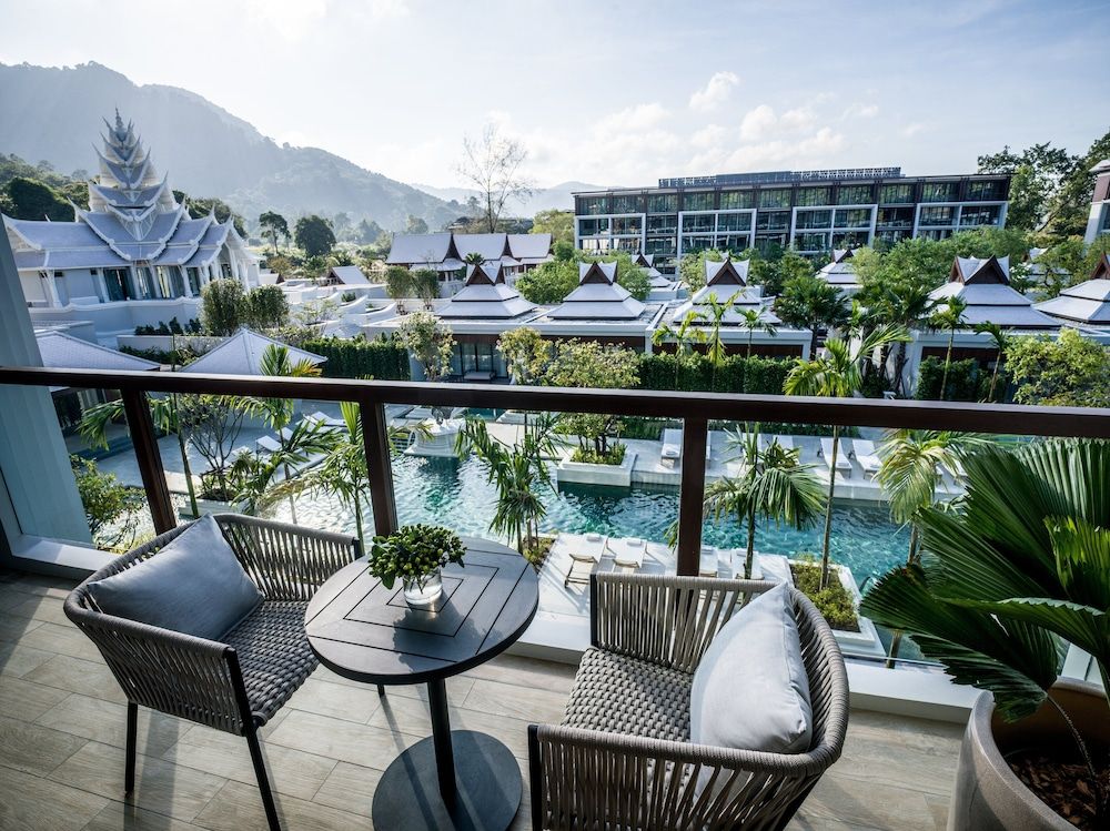 InterContinental Phuket Resort by IHG Classic Room, 2 Twin Beds, Pool View 3