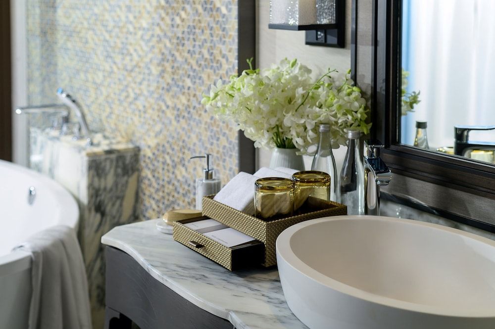 InterContinental Phuket Resort by IHG Classic Room, 2 Twin Beds, Pool View 6