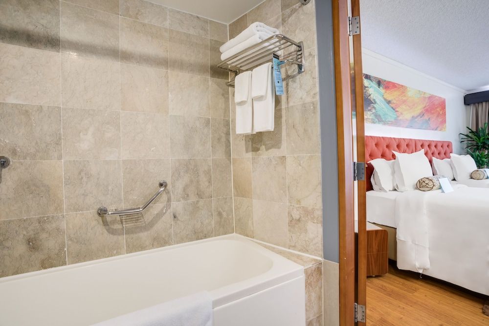 Guam Plaza Resort Suite Twin 8