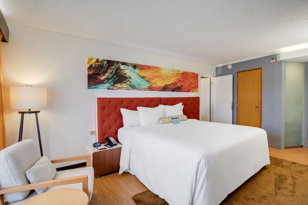 Guam Plaza Resort Suite King 2