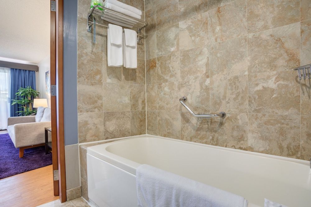 Guam Plaza Resort Suite Twin 5