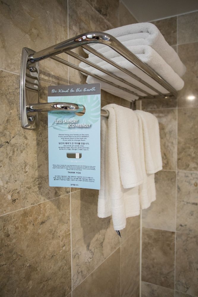 Guam Plaza Resort Suite King 11