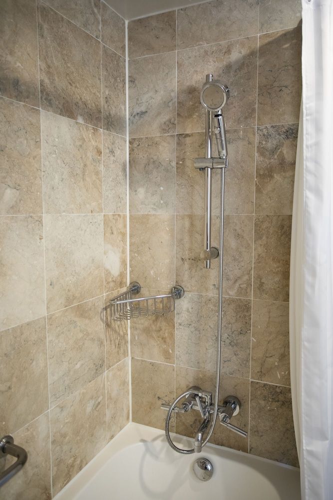 Guam Plaza Resort Suite King 12
