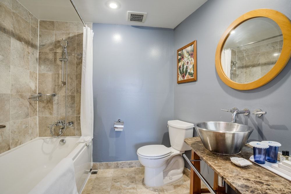 Guam Plaza Resort Suite King 9