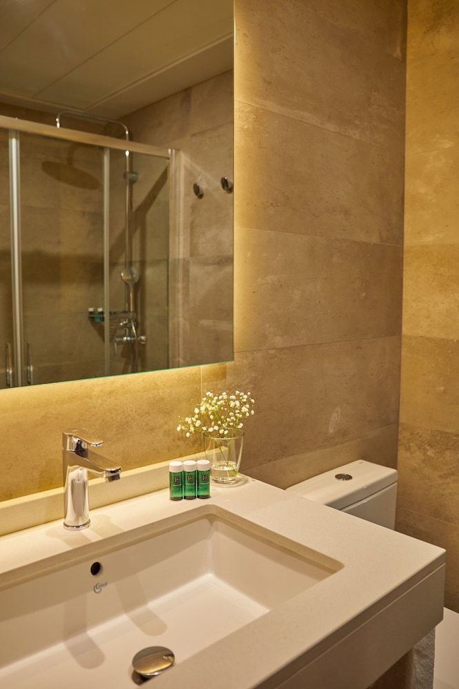 El Avenida Palace Hotel Economy Double Room, 1 Queen Bed 3