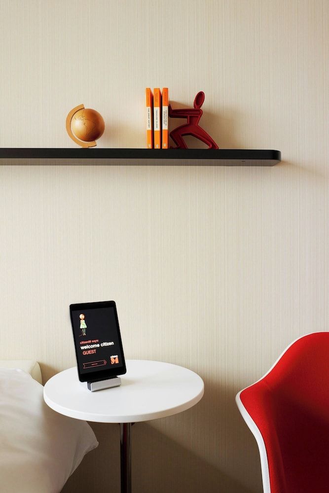citizenM Schiphol Airport Room, 1 King Bed, Non Smoking 10