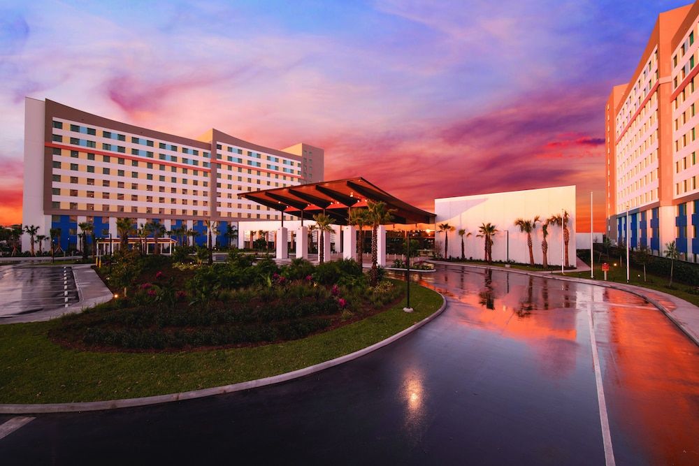 undefined Universal's Endless Summer Resort - Dockside Inn and Suites 5