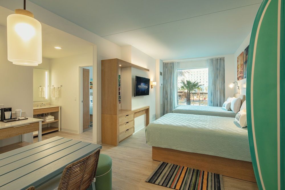undefined Universal's Endless Summer Resort - Dockside Inn and Suites 4