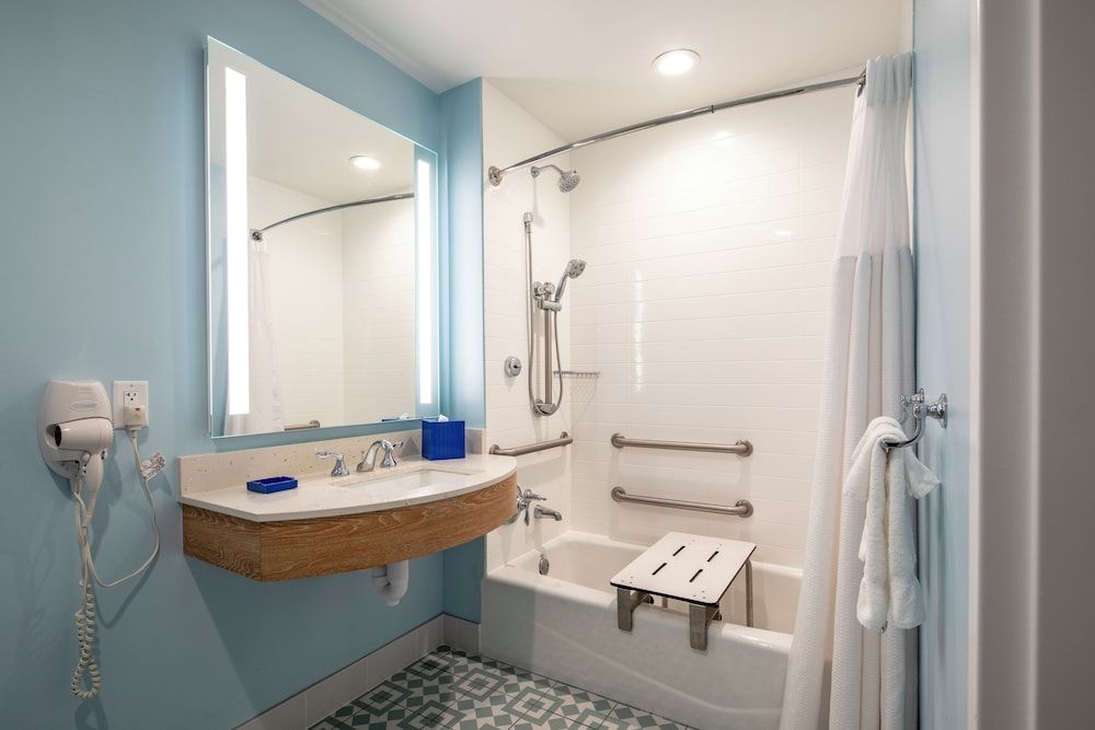 undefined Universal's Endless Summer Resort - Dockside Inn and Suites 9