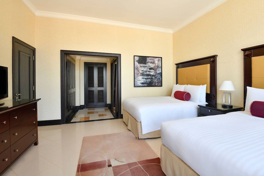 Marriott Marquis City Center Doha Hotel Deluxe Room, 2 Double Beds 4