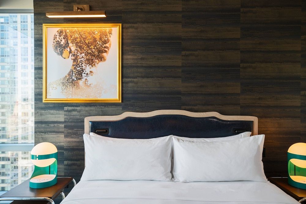 Room, 1 King Bed, City View, Corner