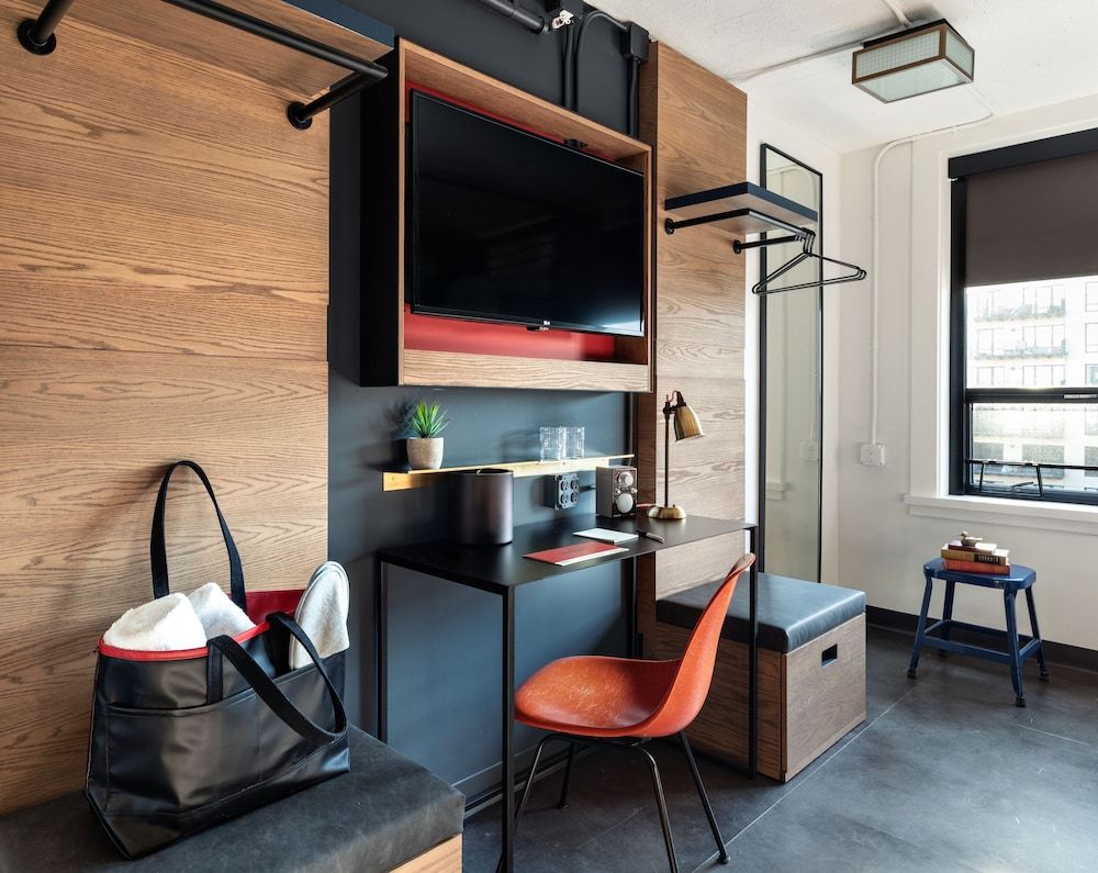 The Revolution Hotel Standard Room, Multiple Beds (Bath down the hall) 23