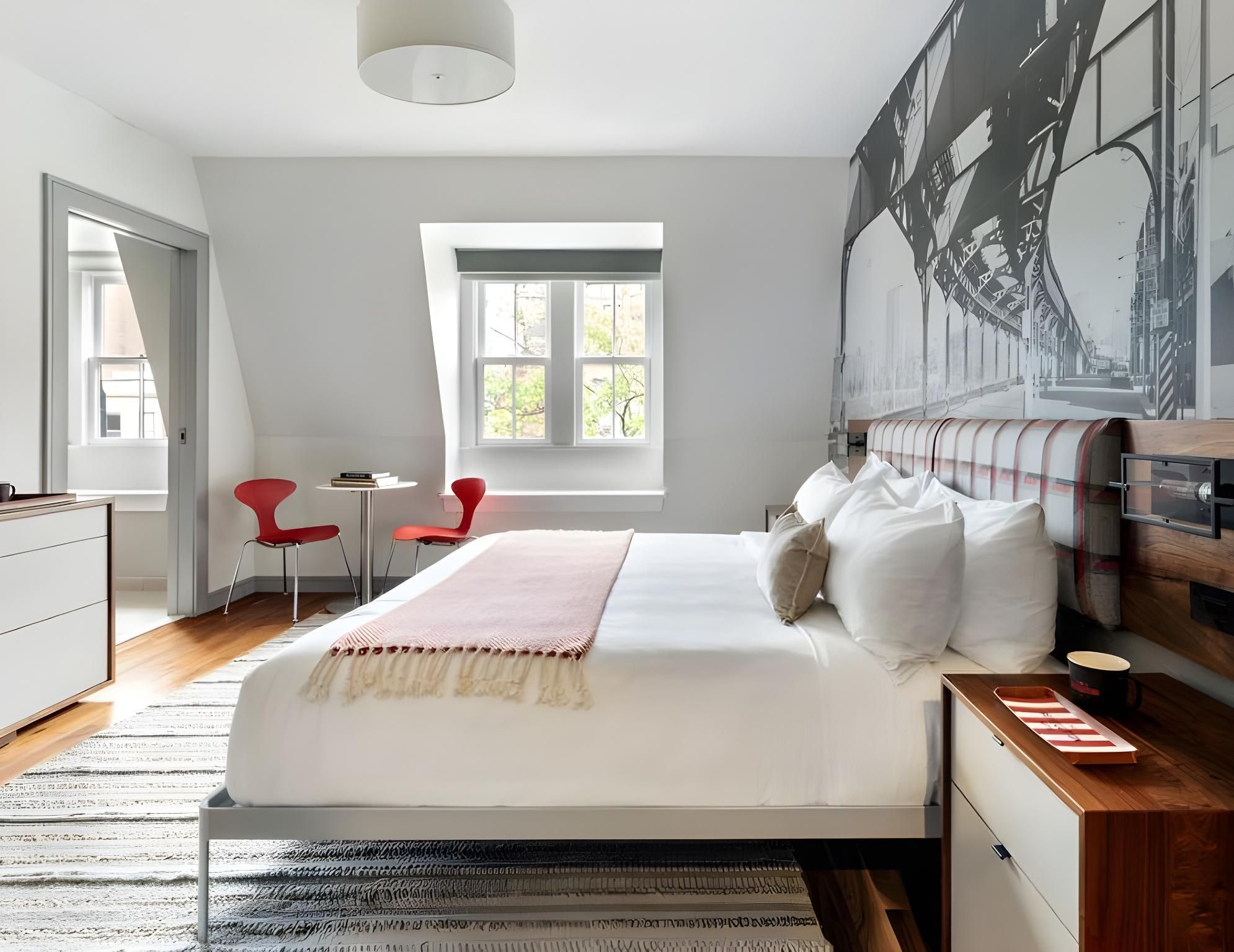 Revolution Lofts Queen