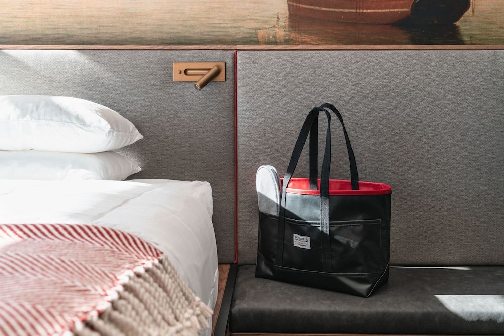 The Revolution Hotel Standard Room, Multiple Beds (Bath down the hall) 32