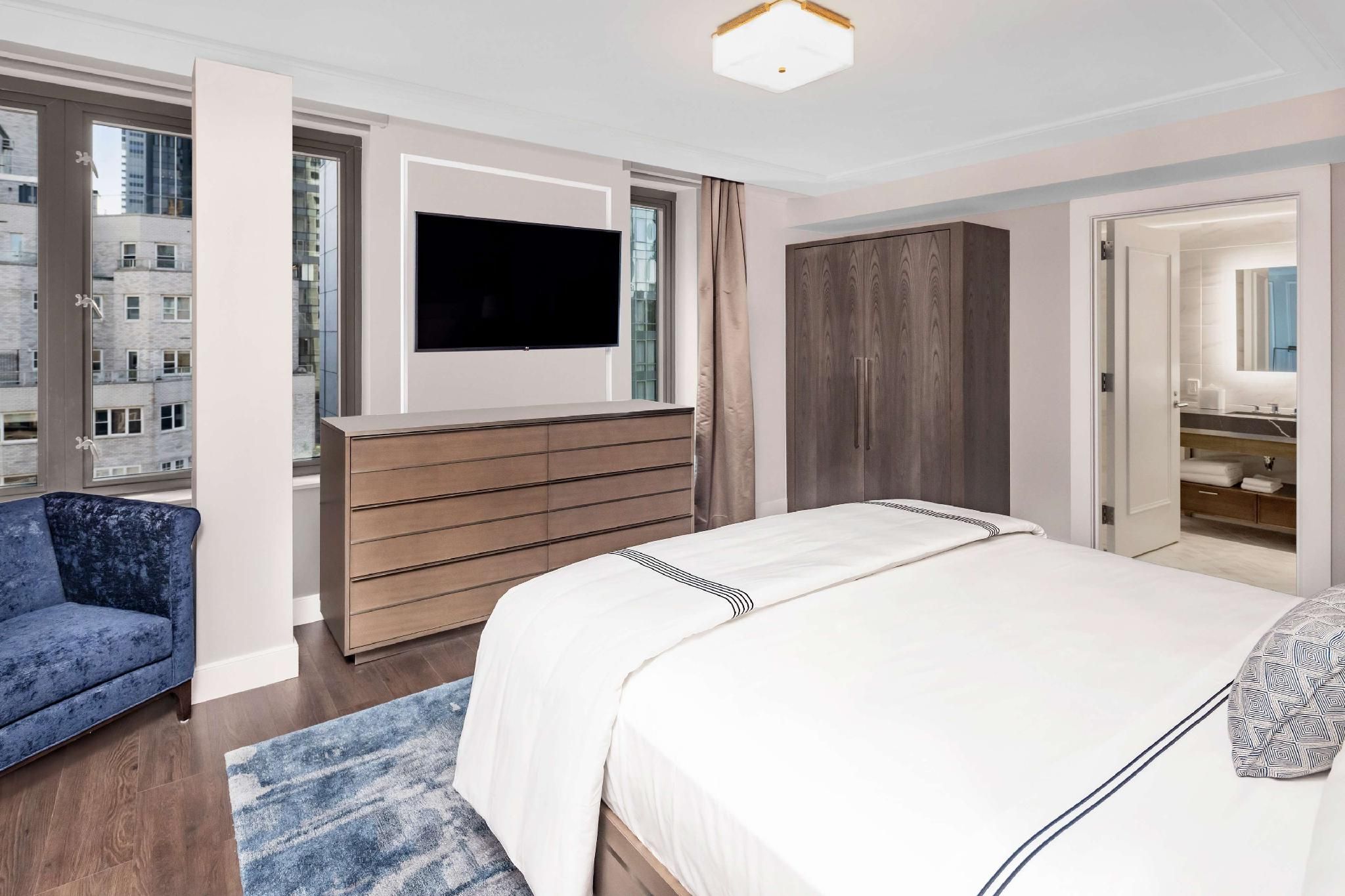1 bedroom 1 king penthouse suite - duplex